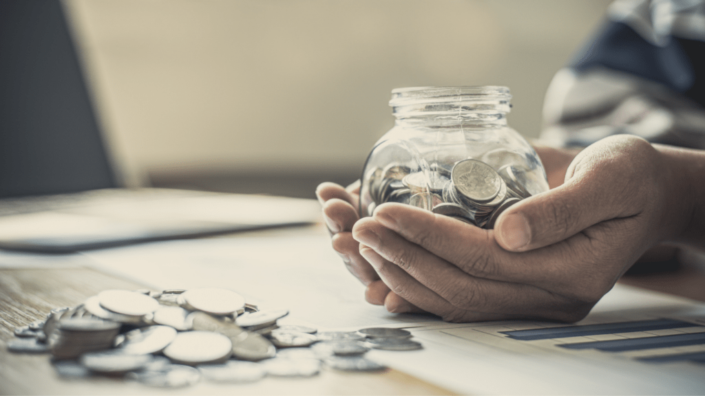 a person hand with money